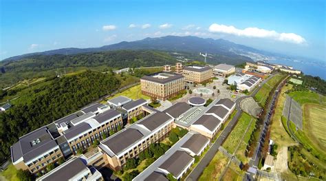 麗澤大学 偏差値 - 未来への架け橋としての教育